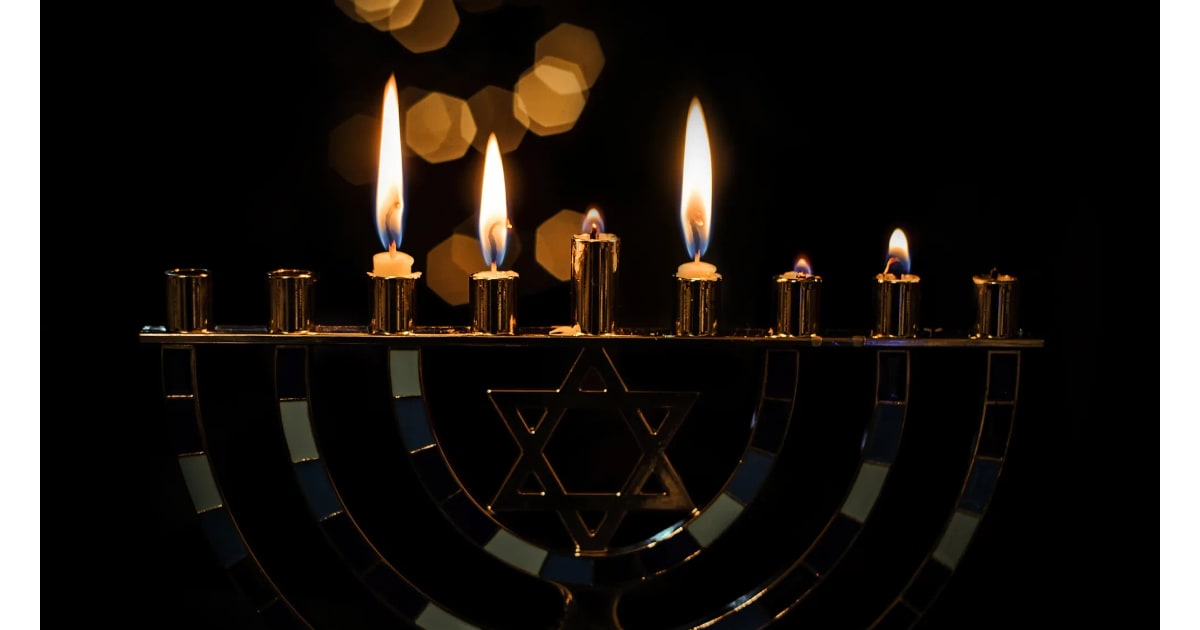 24 Printable Hanukkah Traditions for Kids & Families
